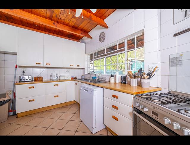 5 BEDROOM HOUSE FOR SALE IN NORTH RIDING AH